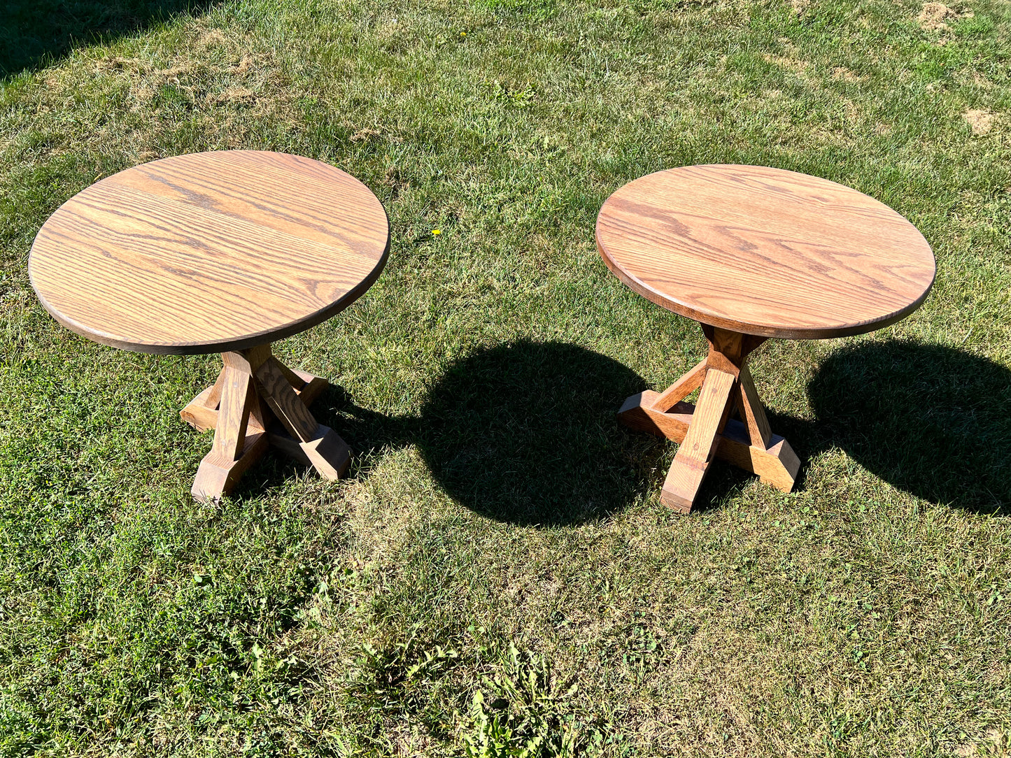 The Keck Round End Table